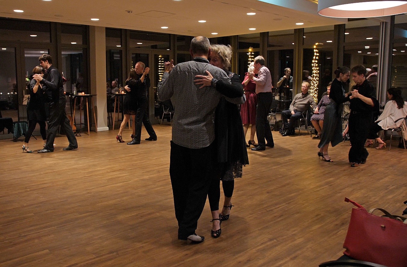 Milonga auf dem Panoramadeck